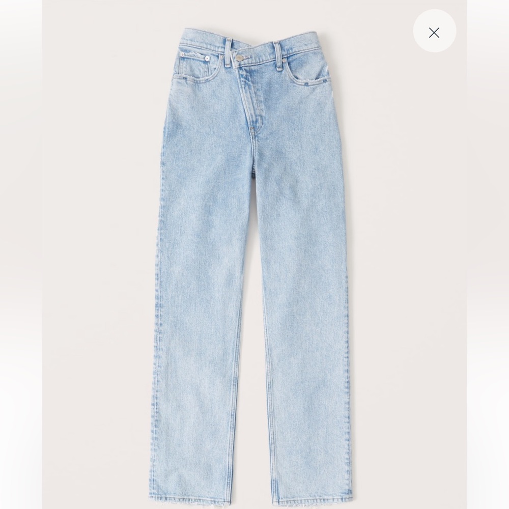 Abercrombie Women's Ultra High Rise 90s Straight Jean, 28/6